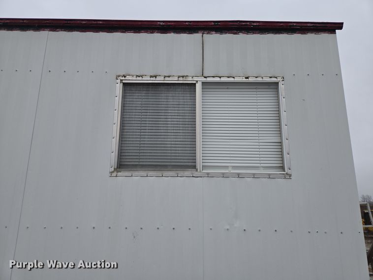 image for item EQ6761 2006 mobile office