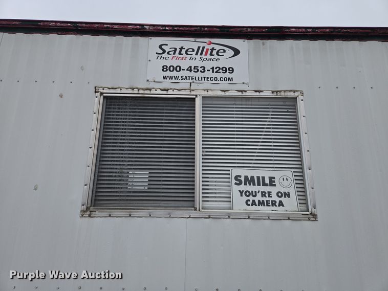 image for item EQ6761 2006 mobile office