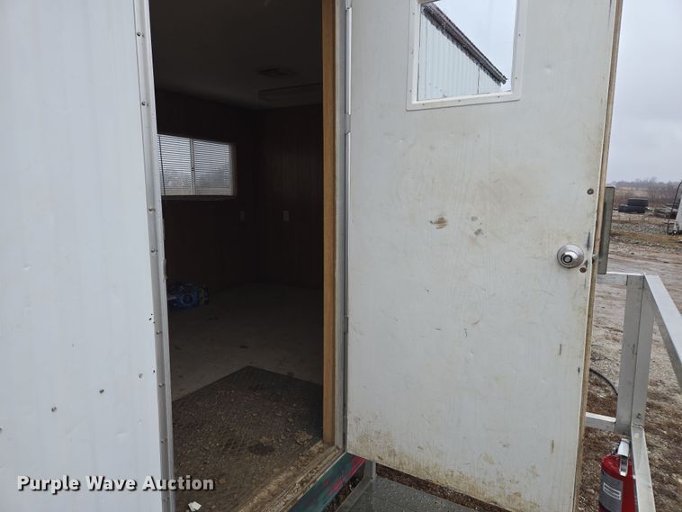 image for item EQ6761 2006 mobile office