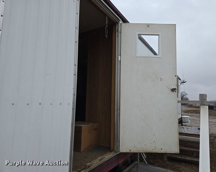 image for item EQ6761 2006 mobile office