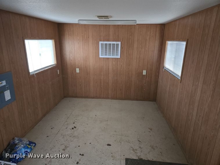 image for item EQ6761 2006 mobile office