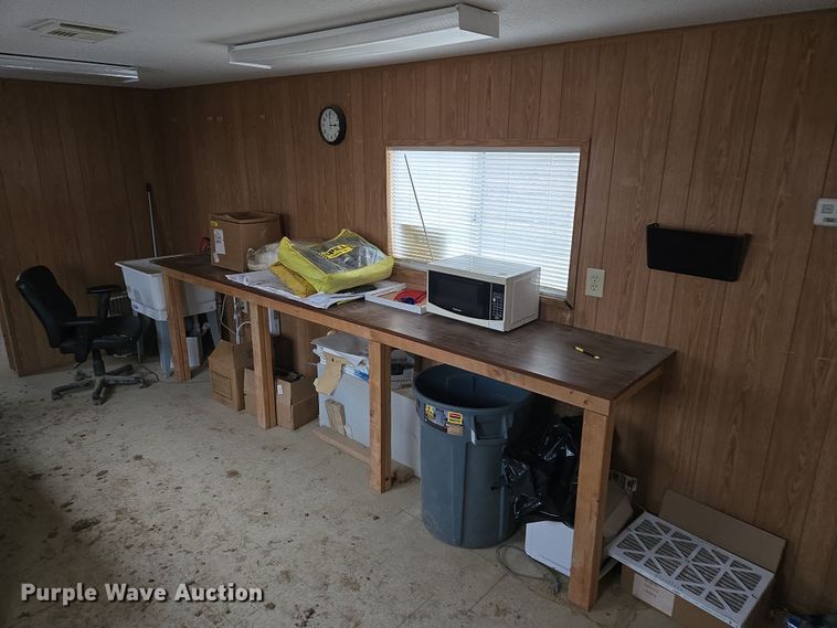 image for item EQ6761 2006 mobile office