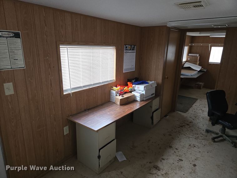 image for item EQ6761 2006 mobile office