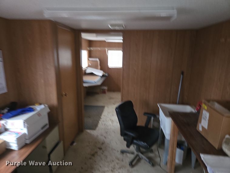 image for item EQ6761 2006 mobile office