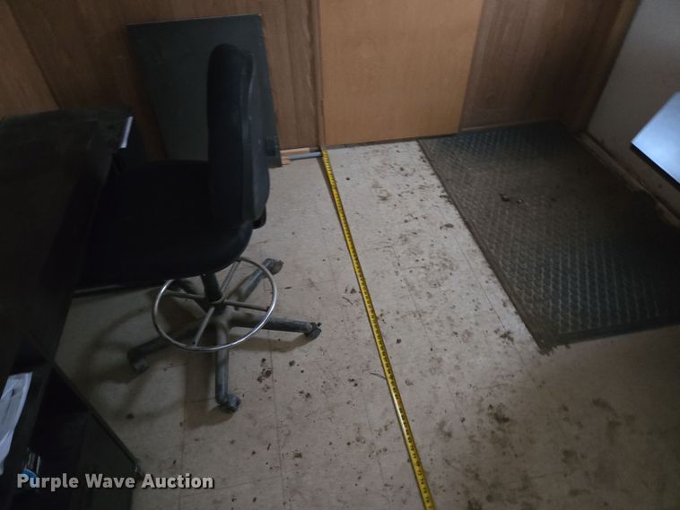 image for item EQ6761 2006 mobile office