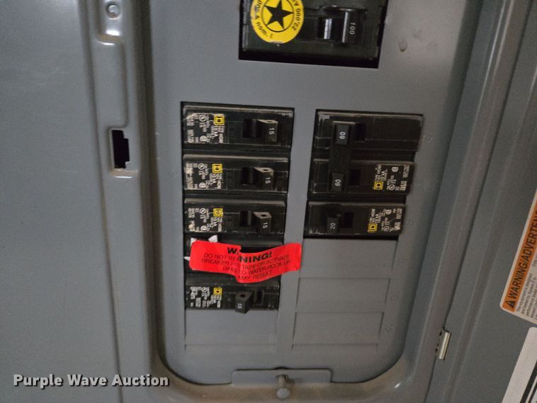 image for item EQ6761 2006 mobile office