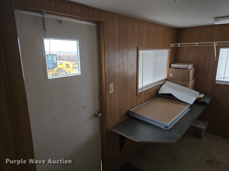 image for item EQ6761 2006 mobile office