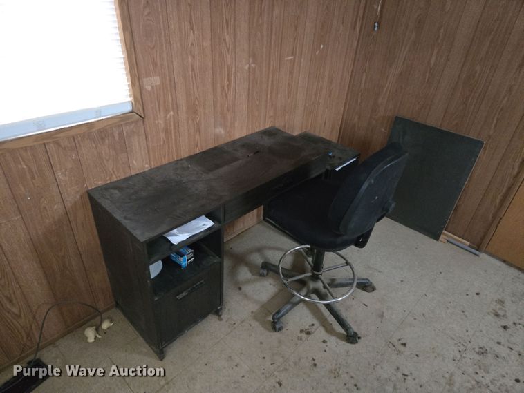 image for item EQ6761 2006 mobile office