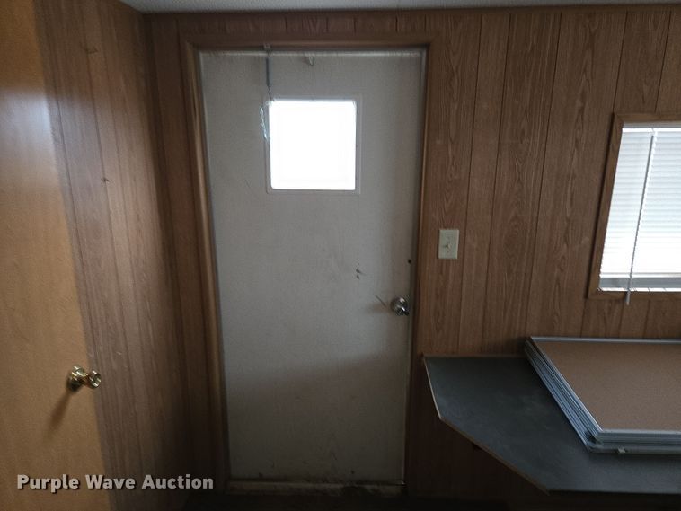 image for item EQ6761 2006 mobile office