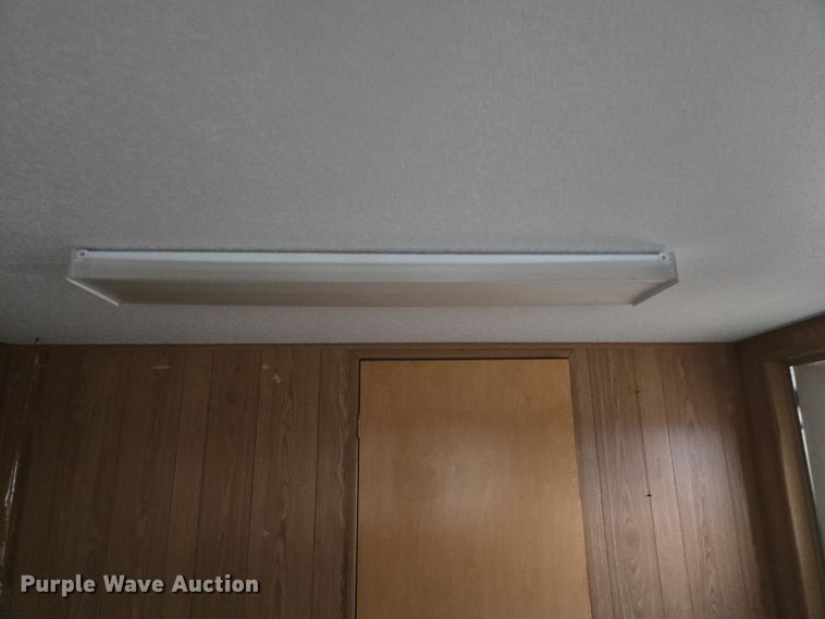 image for item EQ6761 2006 mobile office