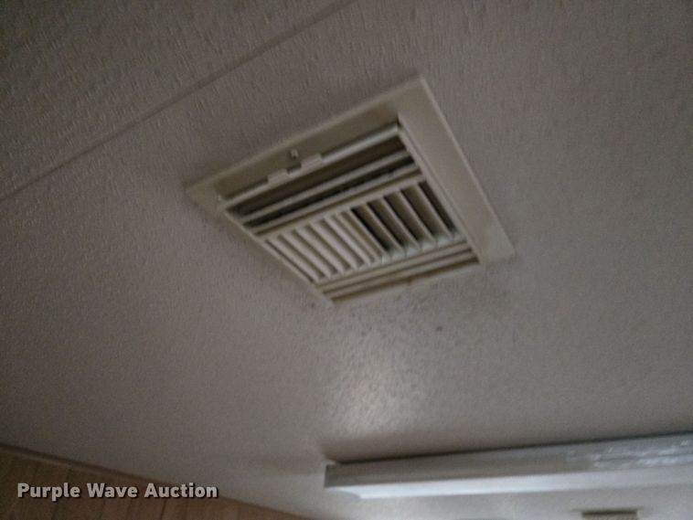 image for item EQ6761 2006 mobile office