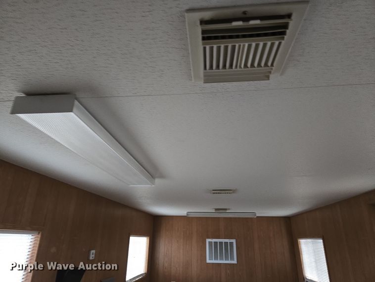 image for item EQ6761 2006 mobile office