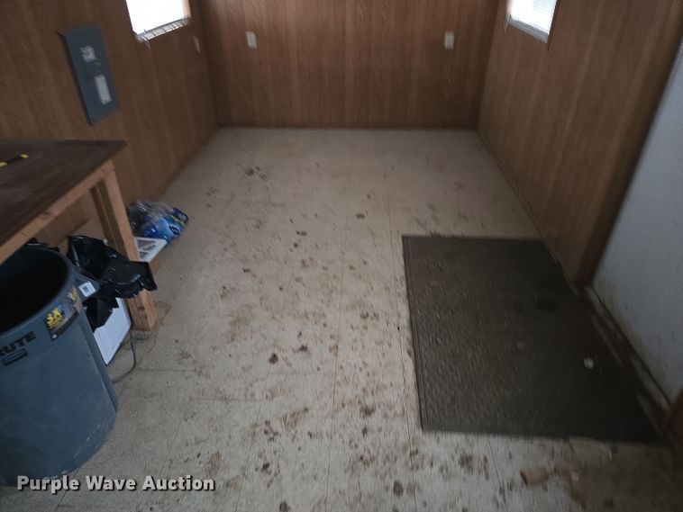 image for item EQ6761 2006 mobile office