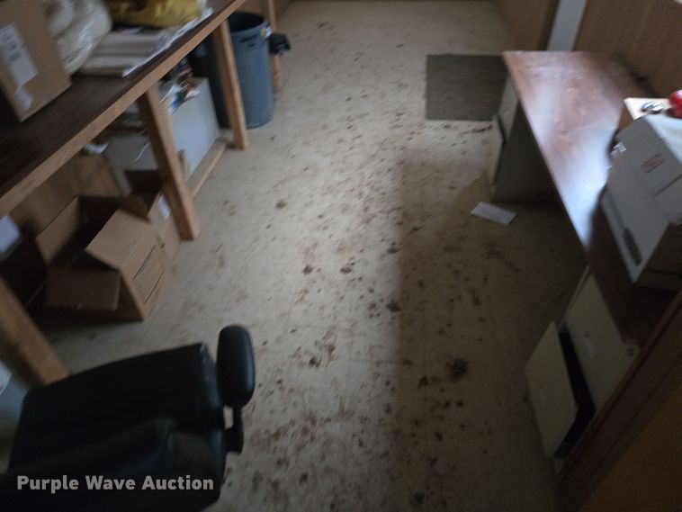 image for item EQ6761 2006 mobile office