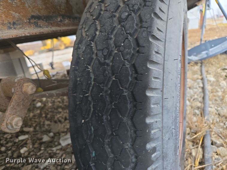 image for item EQ6761 2006 mobile office