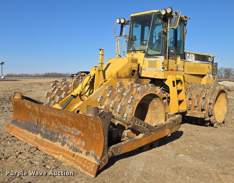 image for item EQ6762 2005 Caterpillar  815F soil compactor