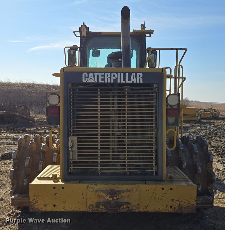 image for item EQ6762 2005 Caterpillar  815F soil compactor