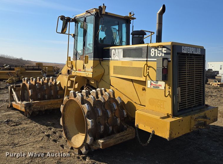 image for item EQ6762 2005 Caterpillar  815F soil compactor