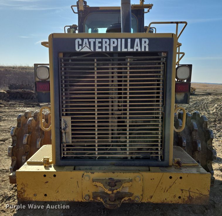 image for item EQ6762 2005 Caterpillar  815F soil compactor