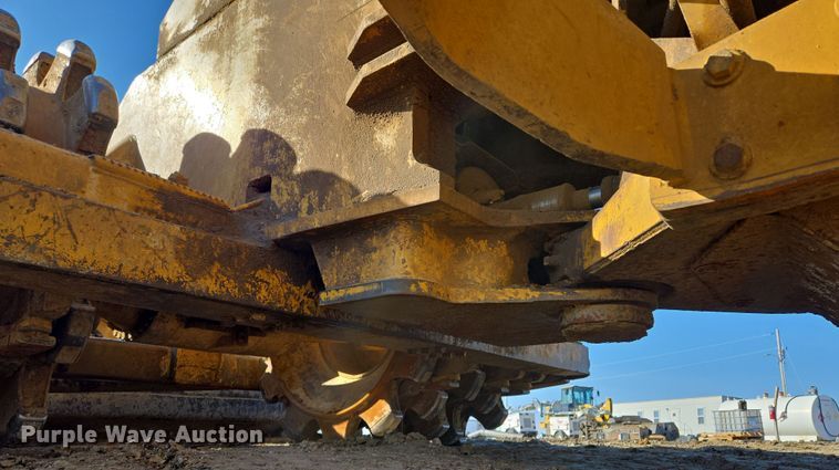 image for item EQ6762 2005 Caterpillar  815F soil compactor