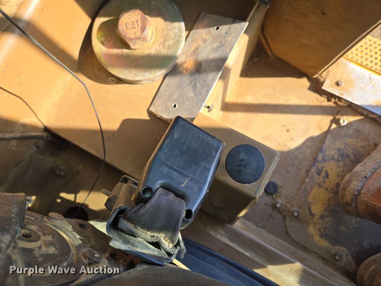 image for item EQ6762 2005 Caterpillar  815F soil compactor