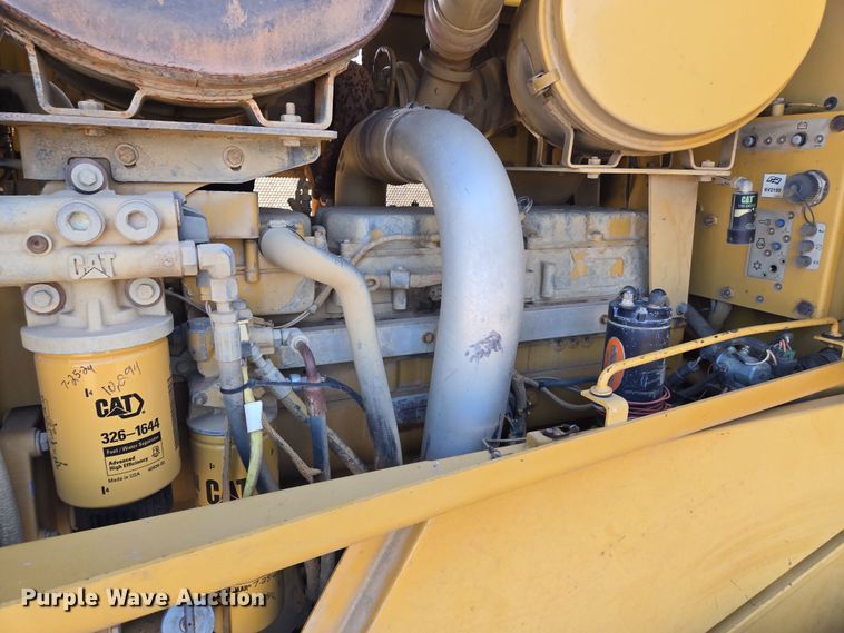 image for item EQ6762 2005 Caterpillar  815F soil compactor