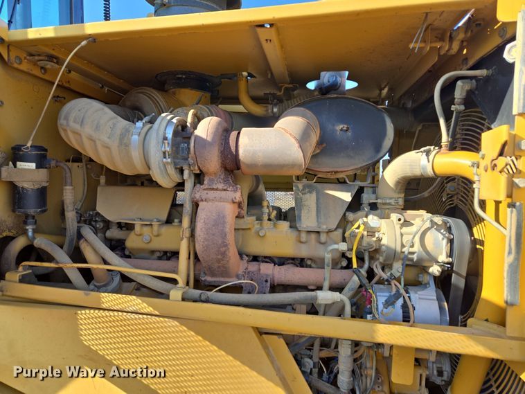 image for item EQ6762 2005 Caterpillar  815F soil compactor