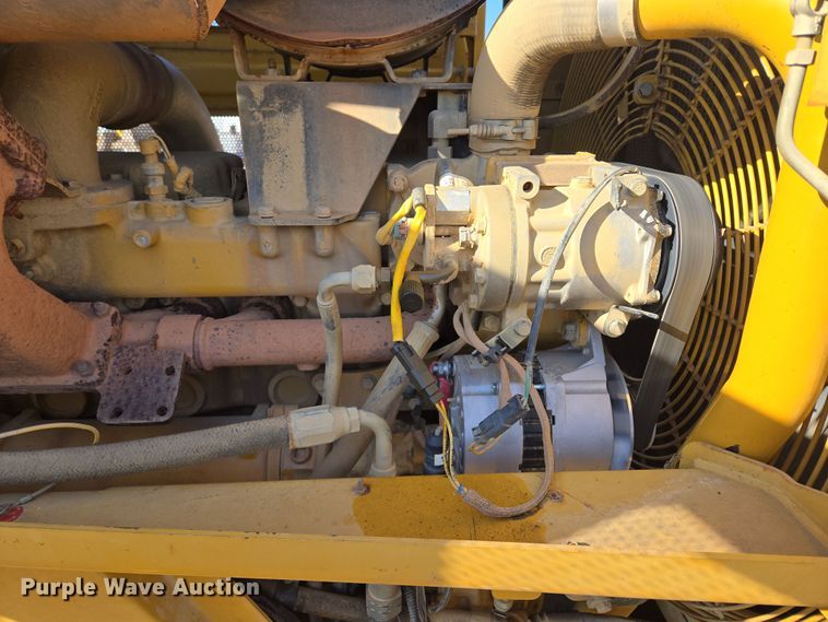 image for item EQ6762 2005 Caterpillar  815F soil compactor