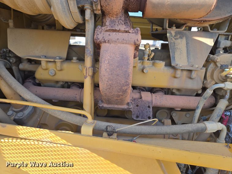 image for item EQ6762 2005 Caterpillar  815F soil compactor