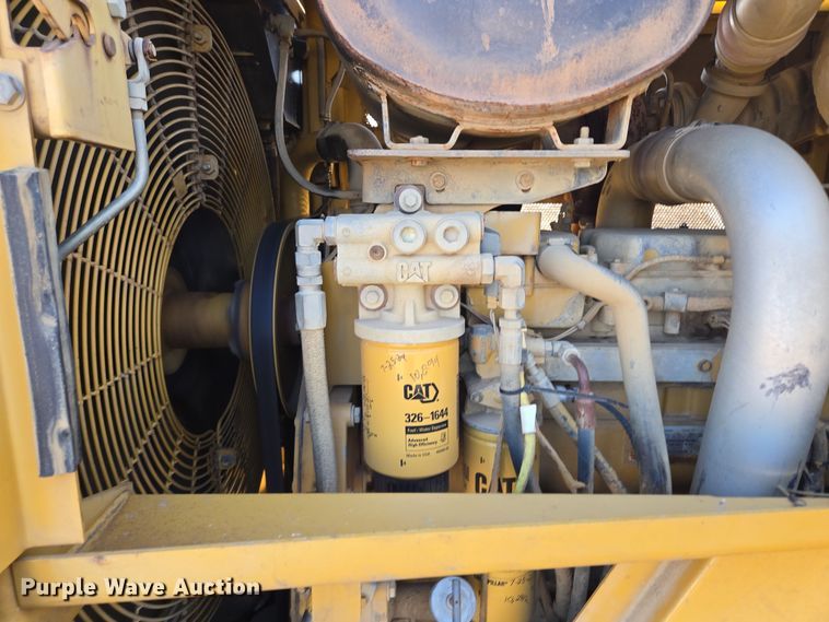 image for item EQ6762 2005 Caterpillar  815F soil compactor