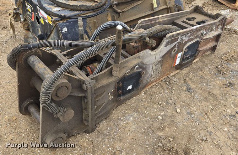 image for item EQ6764 NPK GH-10 breaker