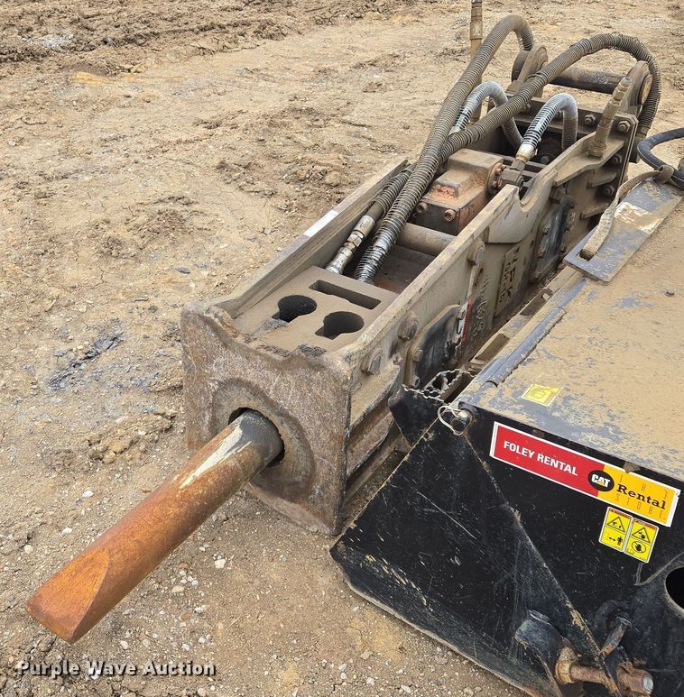 image for item EQ6764 NPK GH-10 breaker