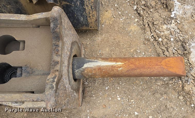 image for item EQ6764 NPK GH-10 breaker