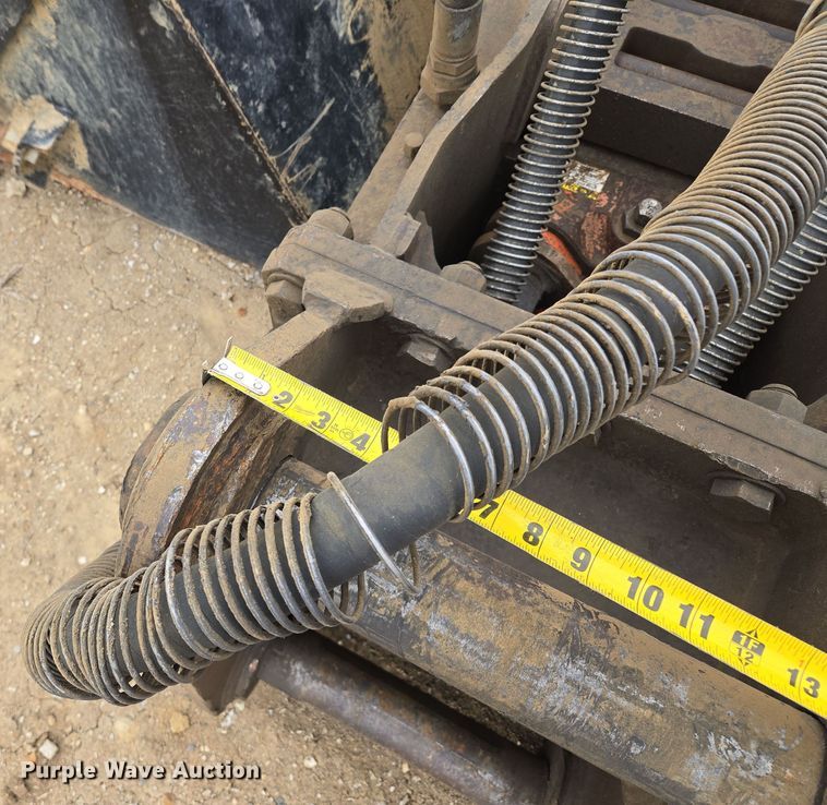 image for item EQ6764 NPK GH-10 breaker