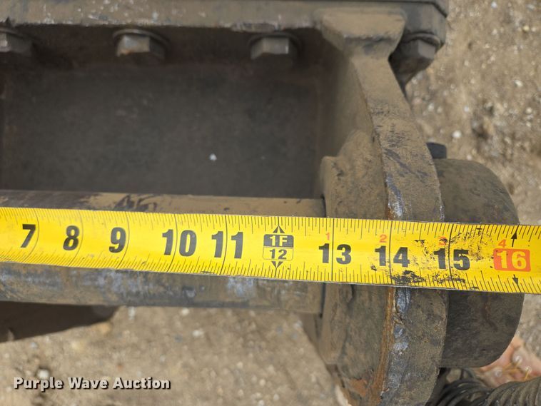 image for item EQ6764 NPK GH-10 breaker