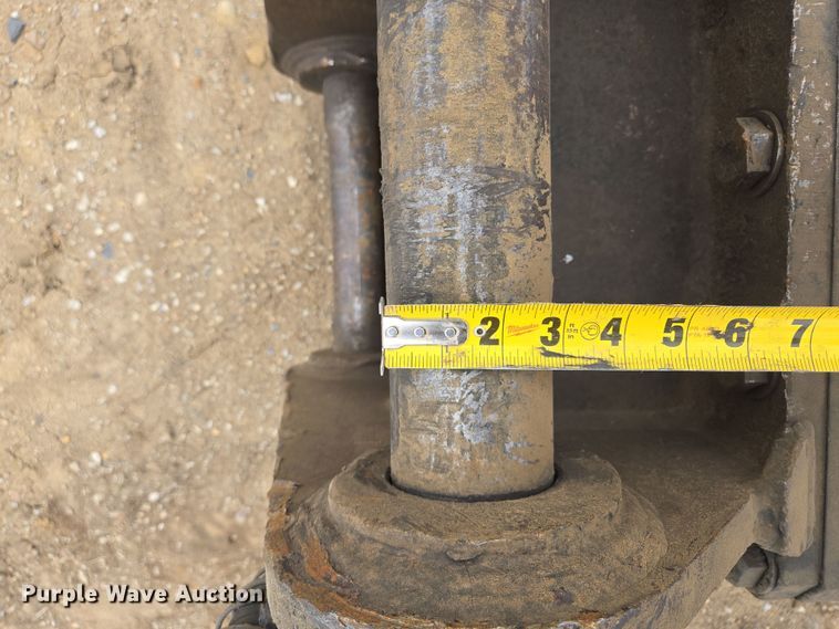 image for item EQ6764 NPK GH-10 breaker