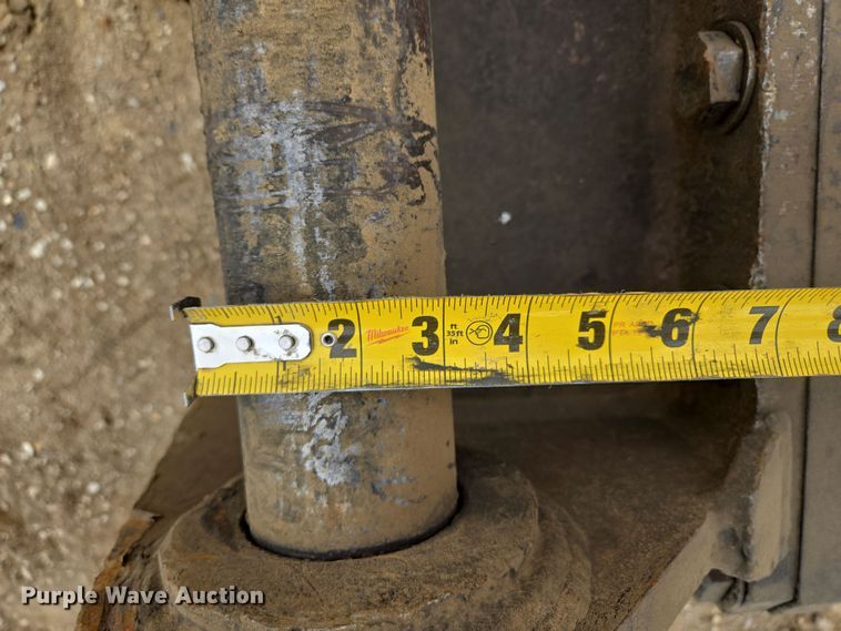 image for item EQ6764 NPK GH-10 breaker