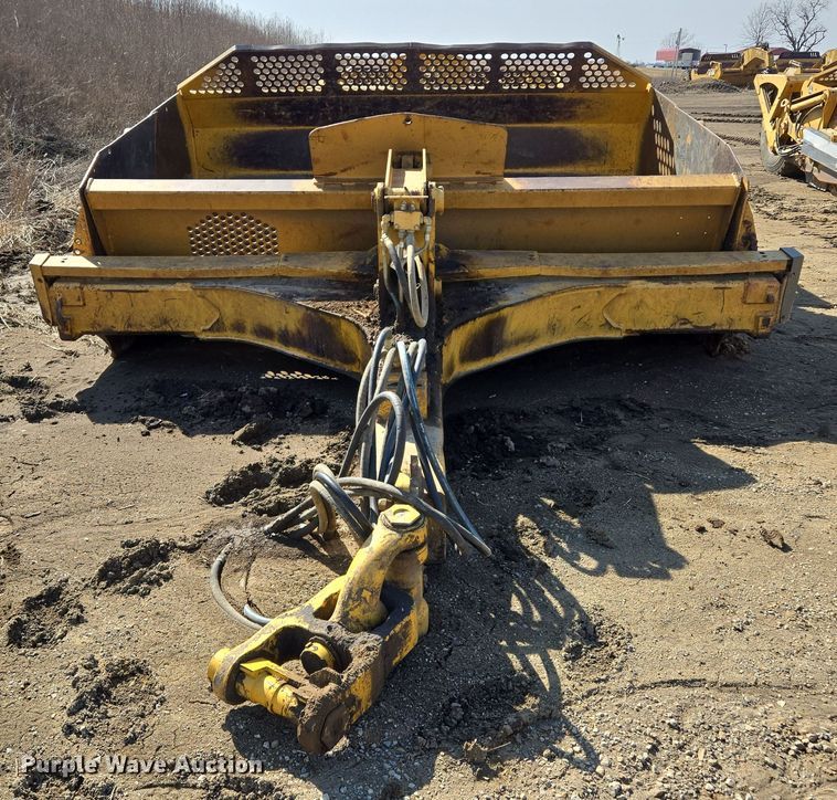 image for item EQ6765 2005 John Deere  1812C  scraper