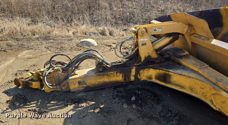 image for item EQ6765 2005 John Deere  1812C  scraper