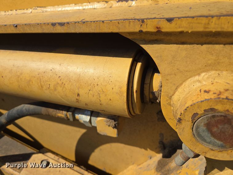 image for item EQ6765 2005 John Deere  1812C  scraper