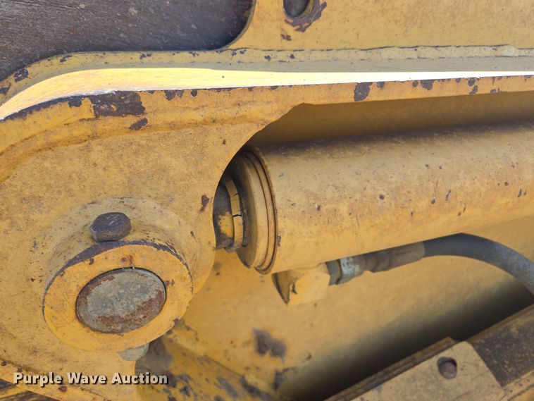 image for item EQ6765 2005 John Deere  1812C  scraper