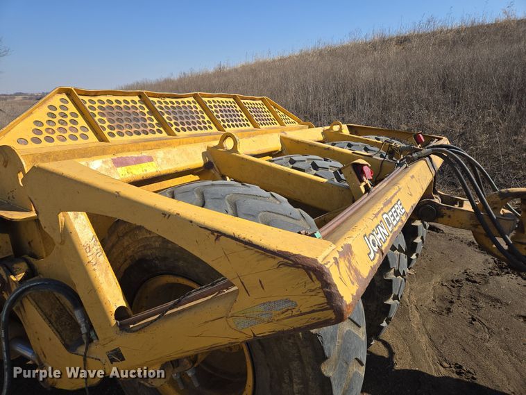 image for item EQ6765 2005 John Deere  1812C  scraper