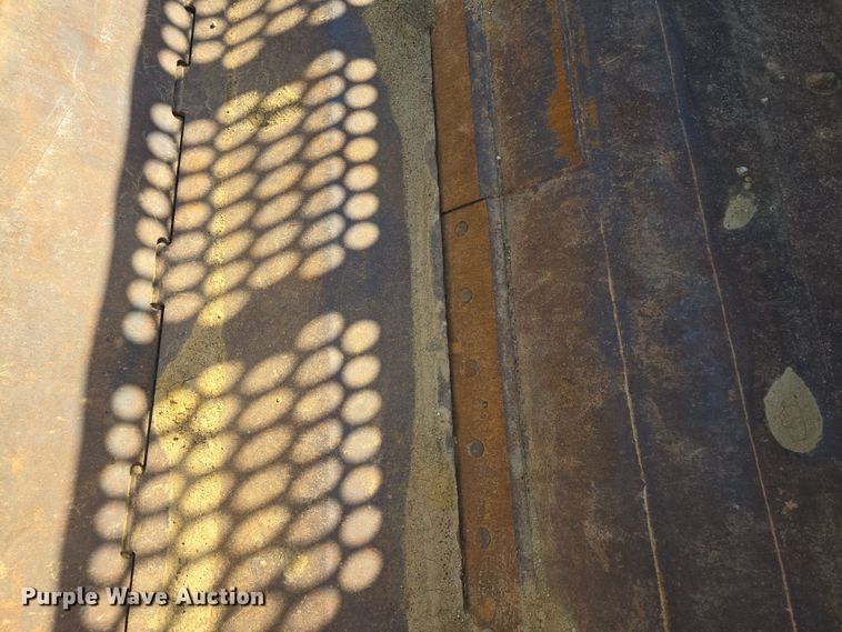 image for item EQ6765 2005 John Deere  1812C  scraper