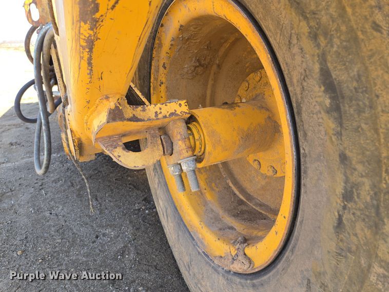 image for item EQ6765 2005 John Deere  1812C  scraper