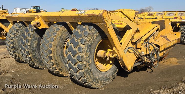 image for item EQ6766 2005 John Deere  1812C  scraper