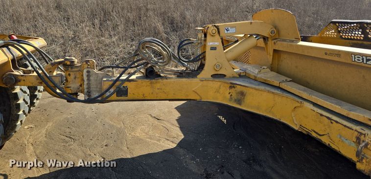 image for item EQ6766 2005 John Deere  1812C  scraper