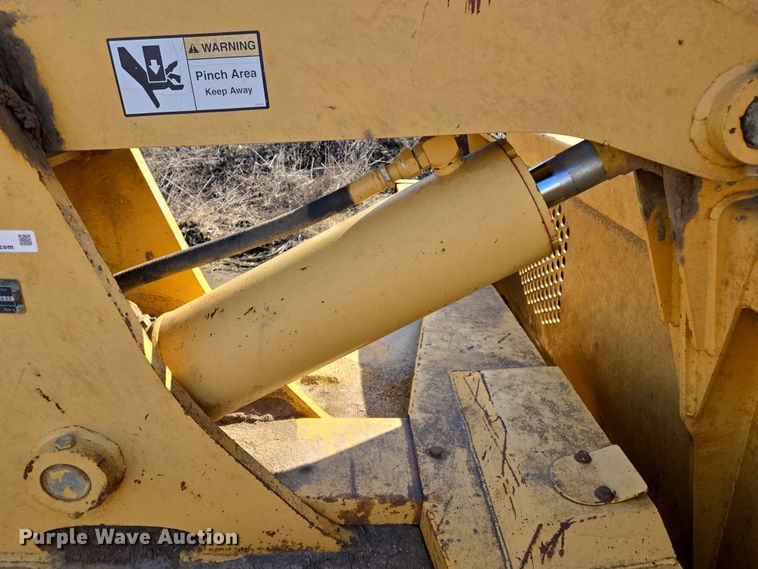 image for item EQ6766 2005 John Deere  1812C  scraper