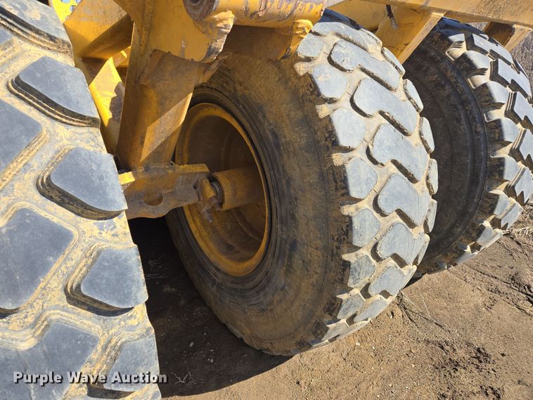 image for item EQ6766 2005 John Deere  1812C  scraper