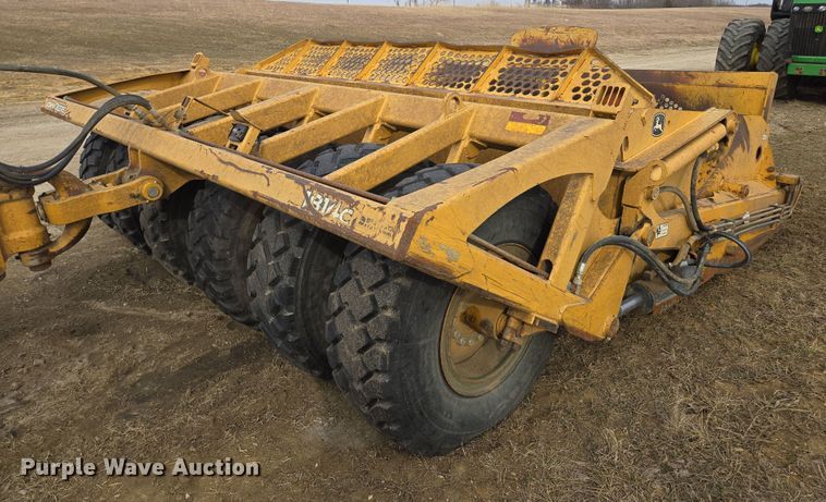 image for item EQ6770 2006 John Deere  1814C scraper