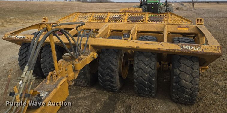 image for item EQ6770 2006 John Deere  1814C scraper